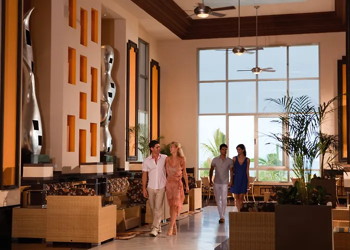 Hotel Riu Emerald Bay